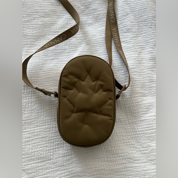 Lululemon Team Canada 2022 Legacy Crossbody Bag - Beige (Artifact) - Picture 3 of 6